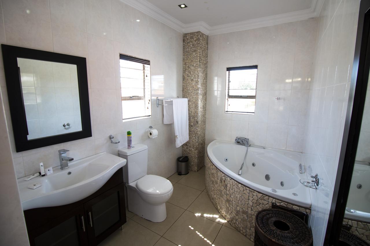The Shamrock Hotel Polokwane Bagian luar foto